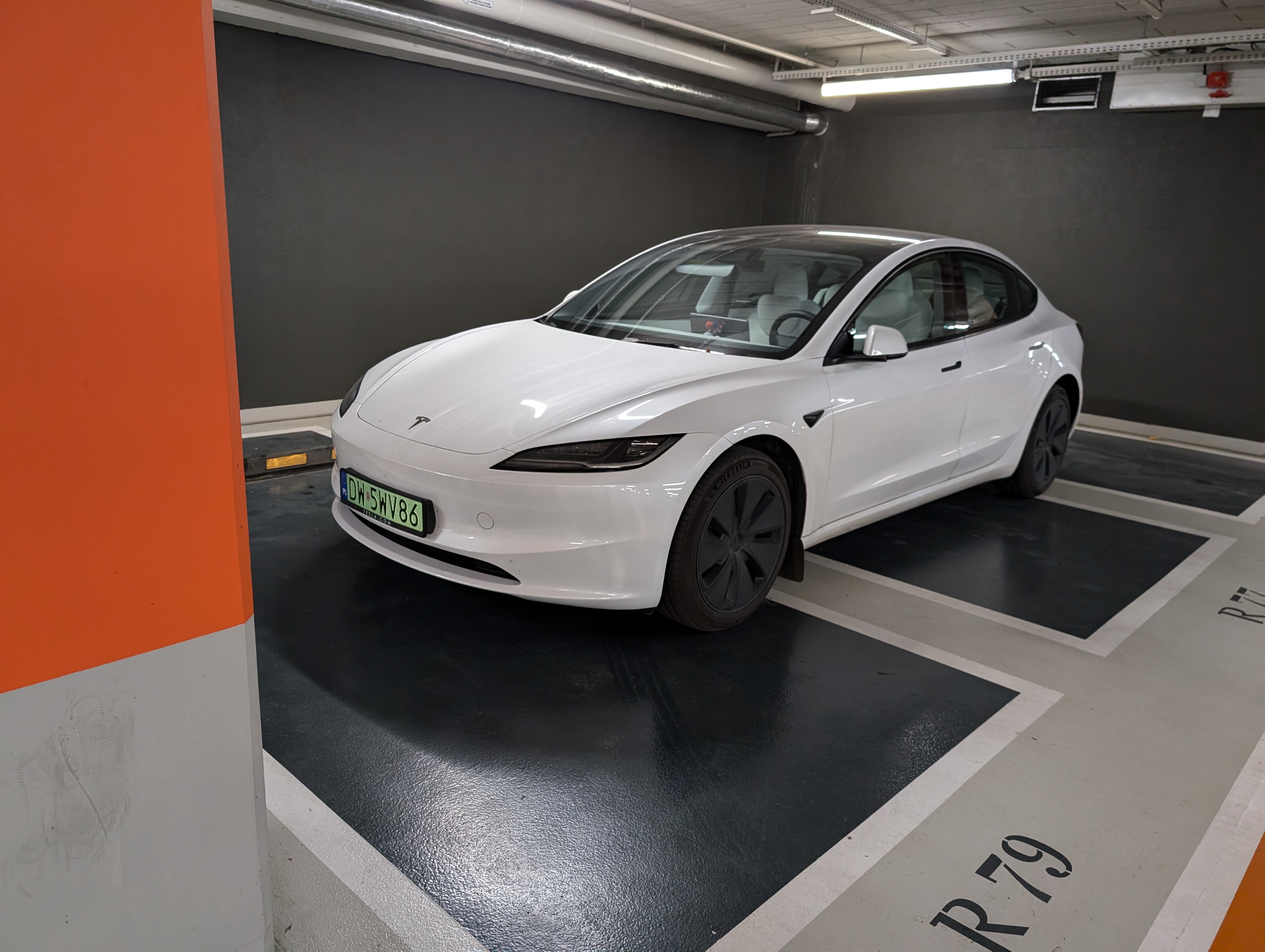 Mistrz parkowania w pojeździe o numerach DW5WV86